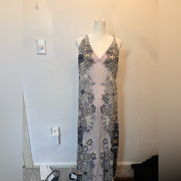 Free People Dresses & Skirts - Free People Printed Slip V-Neck Size Small